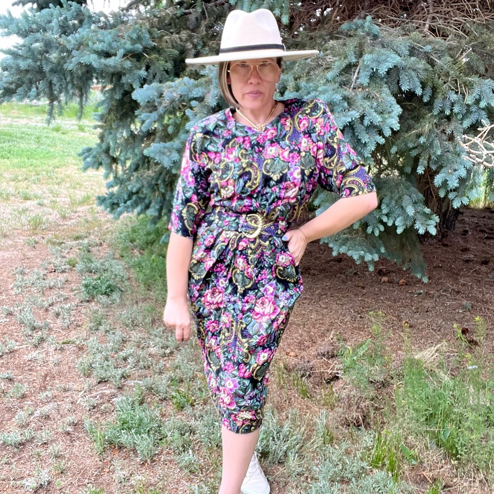 Vintage WILLY'S INFLUENCE day dress. Circa 1980s. Made in the USA Paisley Print - Picture 9 of 9